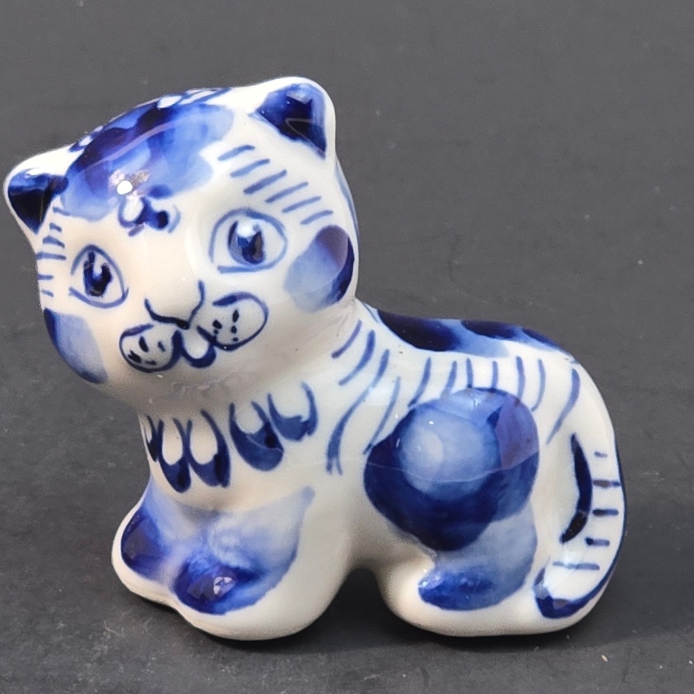 Gzhel Russian Porcelain Cat Figurine Blue and White Hand Painted Ceramic Kitten